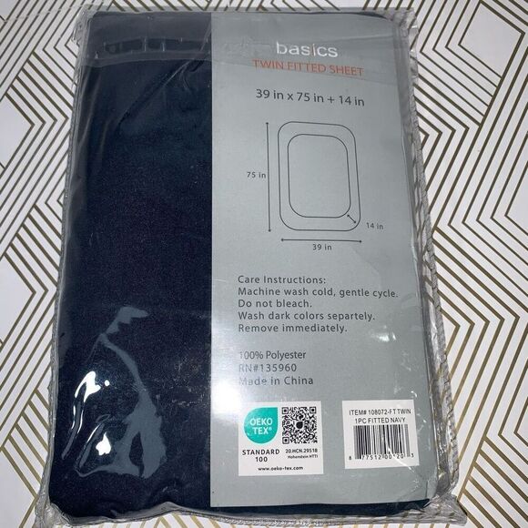 Basics Twin Size Fitted Sheet Super Soft Double Brushed Microfiber Blue New - Picture 2 of 2